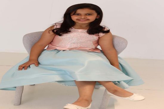 صورة فستان سهرة مزيج الفخامة والاناقه  باللونين الوردي الفاتح والسماوي